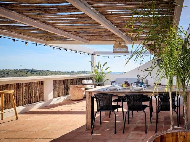 Espetacular Moradia geminada totalmente renovada e bem decor. 145m² Cumeada e Marmeleiro