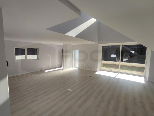 Espetacular Moradia T4 Aveiro / Aradas