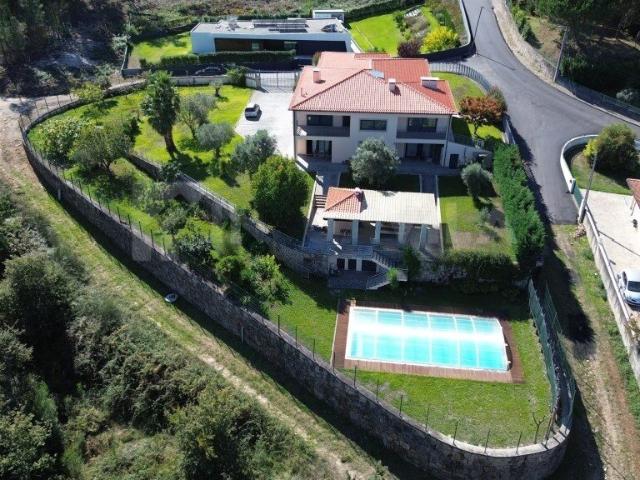 Espetacular moradia T5 com piscina 0m² Reboreda e Nogueira