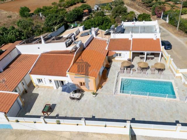 Espetacular Moradia V3 em suite + T2 com Piscina aquecida e. 243m² Vila Nova De Cacela