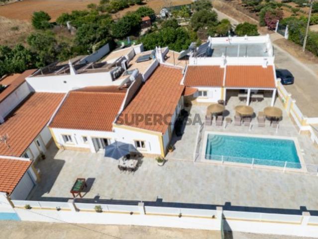 Espetacular Moradia V3 em suite + T2 com Piscina aquecida e Garagem em Vila Nova de Cacela