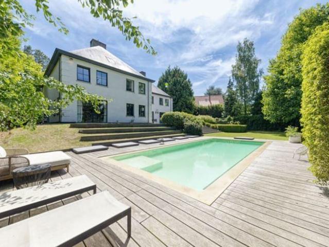 Espinette Centrale – Stunning villa + 950 m²