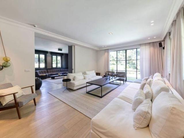 Espinette Centrale – villa of approx. 812 m²