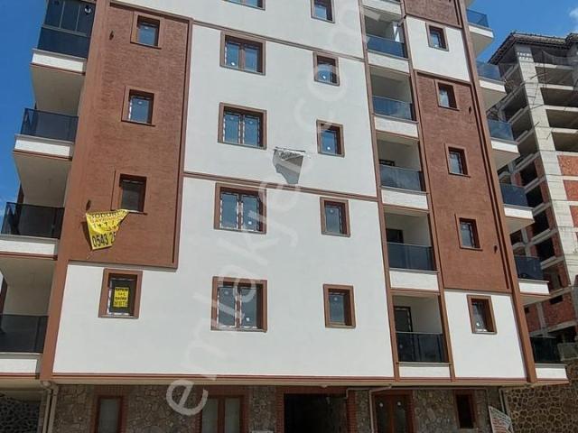 Espiye Esentepe Mahallesinde Sıfır 1+1 Satılık Balkonlu Daire