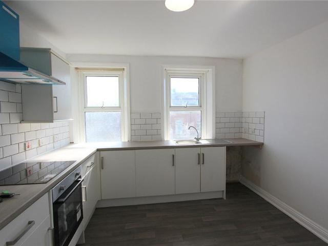 Esplanade, Whitley Bay, NE26 2 bed apartment to rent £775 pcm £179 pw