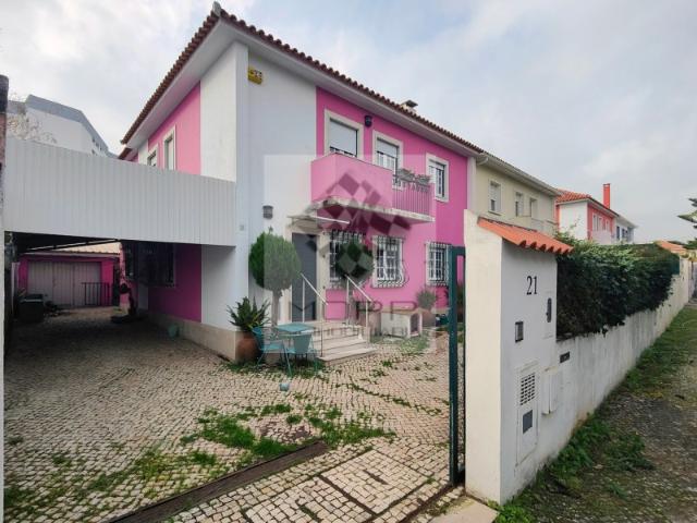 Esplêndida moradia T6 no Bairro da Encarnação Lisboa