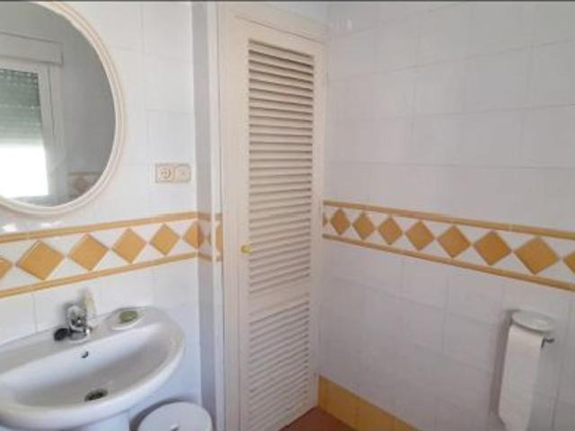 ESPLENDIDA CASA ANTIGUA, EN LA PLAYA DEBAJO DEL CASTILLO DE SALOBRÑA Y AMPLIO TERRENO