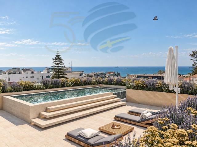 Esplêndida Penthouse T4 com piscina privada junto ao Casino Estoril Vista Mar