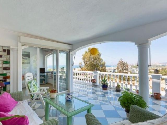 Espléndido Apartamento con Terraza y Vistas en Chalet Independiente