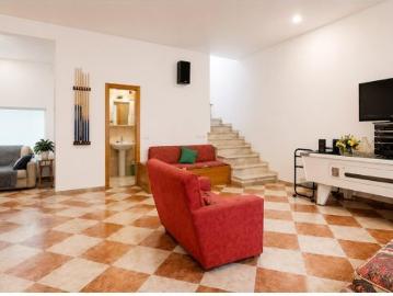 Espléndido Chalet en Retamar, Almería Oportunidad Única por €459.000