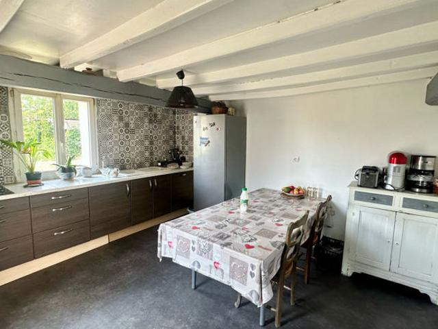 Esquennoy maison 5 chambres jardin dependances cav