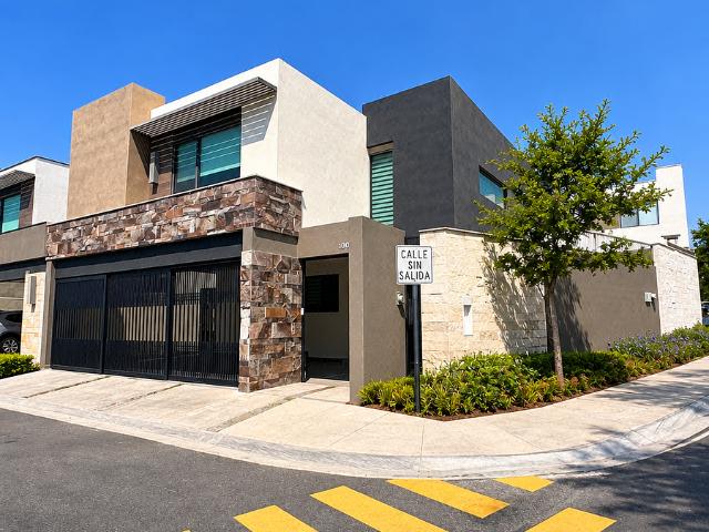 ESQUINA FONTANA RESIDENCIAL / RENTA / Carretera Nacional