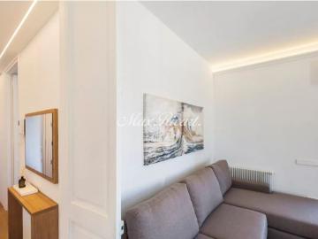 Esquinero amueblado en Eixample 94m²