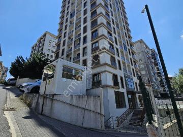Esra Eronat'tan Şerifali Konaklarında Bahçe Kullanımlı 2+1 Daire