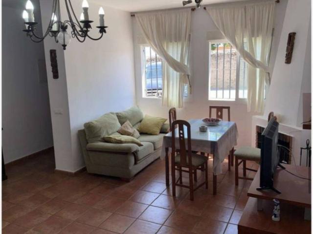 Esstupendo adossado en venta