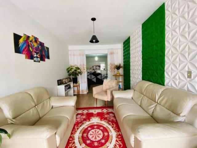 Esse sobrado é pra quem ama conforto e muito espaço!