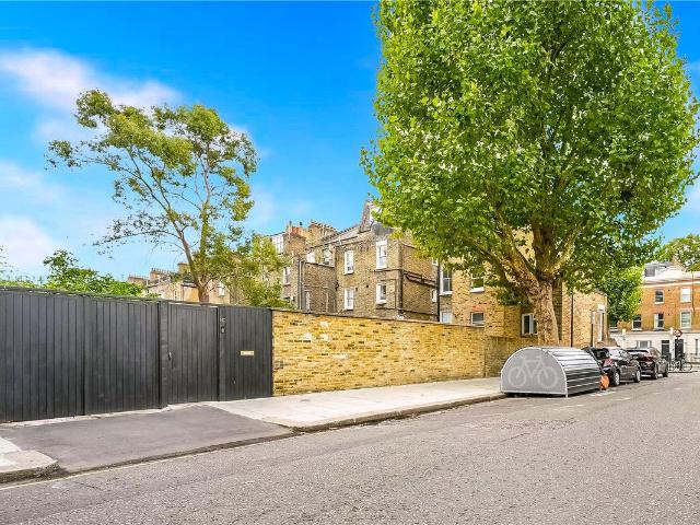Essendine Road, London W9, 2 bed maisonette to rent, £3,500 pcm | PrimeLocation