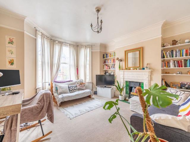 Essendine Road, Maida Vale, London W9, 2 bed flat to rent, £4,000 pcm | PrimeLocation