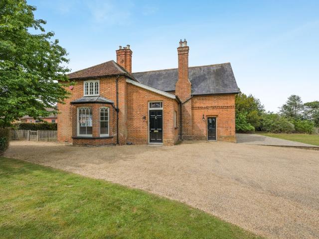 Essendon Hill, Essendon, Hatfield AL9, 5 bed detached house to rent, £6,250 pcm | PrimeLocation