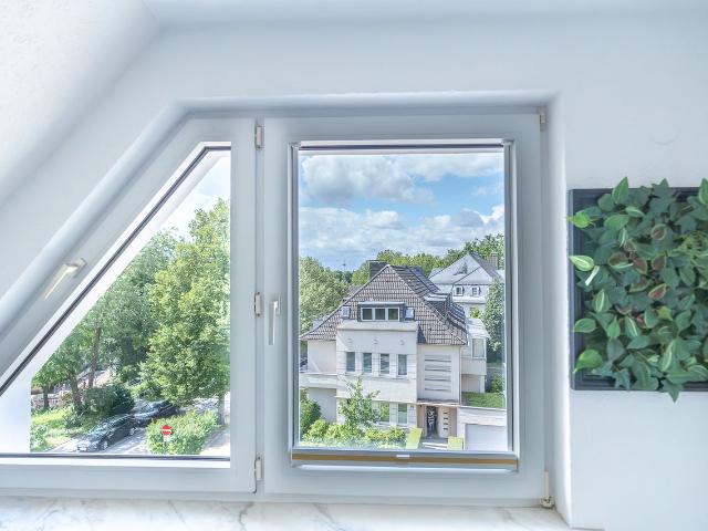 Essen's Green Center! Central, Green, and Cozy! Free Parking, Free Netflix Essen Amsterdam Apartments for Rent