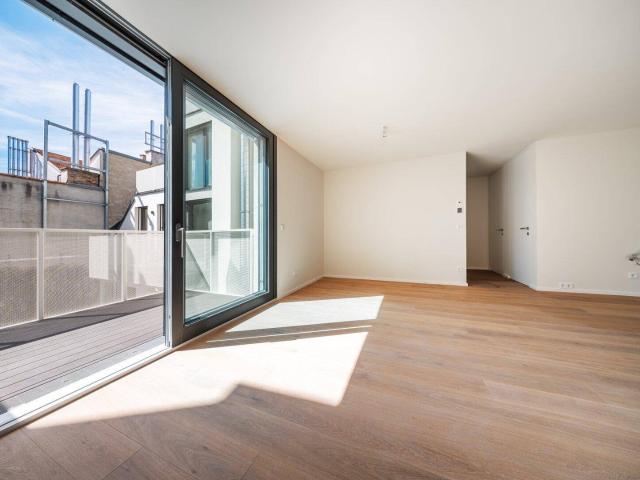 ESSENZ NO. 1 2 Zimmer Erstbezug 69 m² + Schrankraum | 6 m² Balkon, 1. DG mit wenig Schrägen
