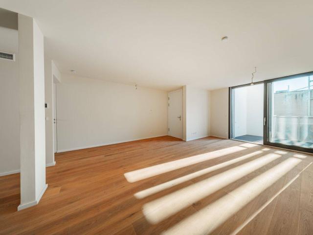 ESSENZ NO. 1 Die neue Avantgarde des Wohnens Großzügige 2 Zimmer Wohnung mit Balkon