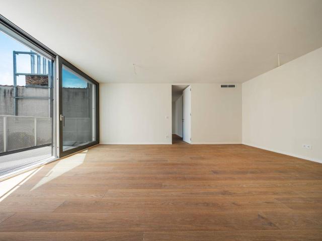 ESSENZ NO. 1 Erstbezug im 1. DG, kaum Schrägen | hofseitiger 10 m² Balkon, 2 Zimmer