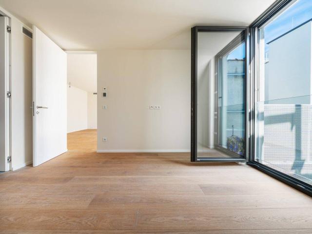 ESSENZ NO. 1 Erstbezug mit hofseitigem 10 m² Balkon, im 1. DG, kaum Schrägen | 2 Zimmer