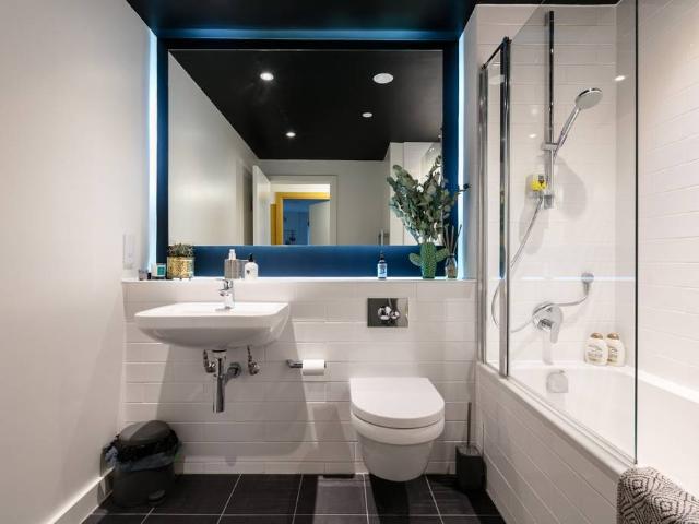 Essex Villas, London, W8