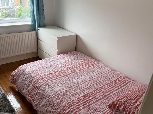 Essex Grove, London SE19 1 bed in a house share to rent £700 pcm £162 pw