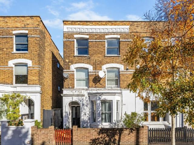 Essex Road, Acton W3, 2 bed flat to rent, £2,000 pcm | PrimeLocation