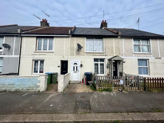 Essex Road, Bognor Regis PO21, 2 bed flat to rent, £1,200 pcm | PrimeLocation