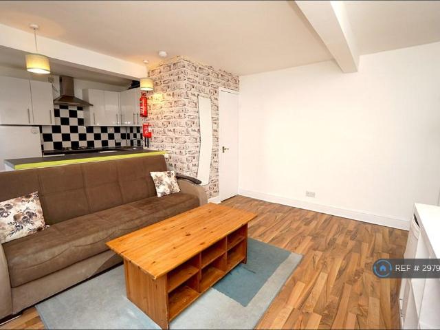 Essex Road, London, N1 2 bed flat to rent £2,200 pcm £508 pw