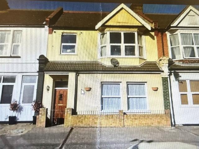 Essex SS09Dh SS0, 2 bed flat to rent, £1,275 pcm | PrimeLocation