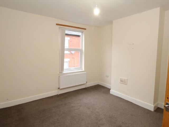 Essex Street, Ilkeston DE7 3 bed terraced house to rent £875 pcm £202 pw