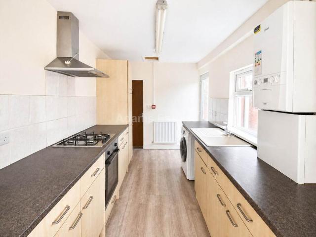 Essex Street, Reading 5 bed terraced house to rent £2,750 pcm £635 pw
