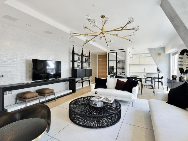 Essex Street WC2R, EPC:C 3 bed apartment to rent £10,400 pcm £2,400 pw