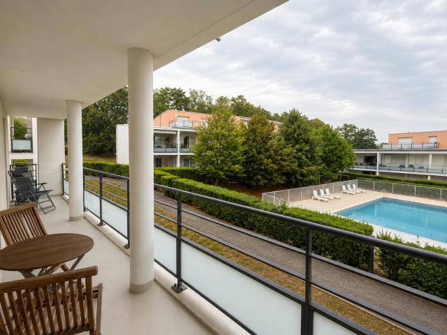 ESSEY LÈS NANCY: APPARTEMENT T2 AVEC BALCON DANS RÉSIDENCE RÉCENTE AVEC PISCINE