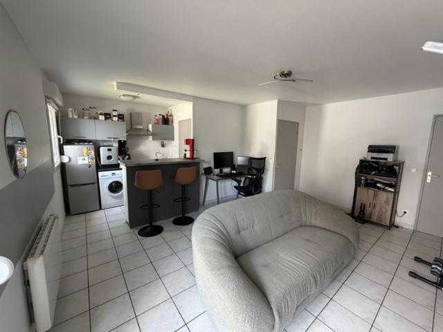 ESSEY LES NANCY: BEL APPARTEMENT T2 AVEC TERRASSE ET PARKIN