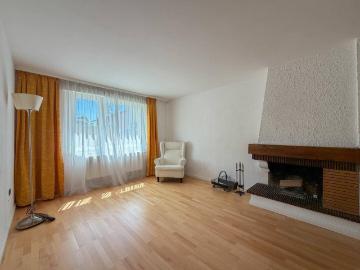 ESSLINGER GRÜNLAGE Einfamilienhaus mit Garten und Garage