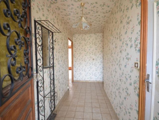 Essômes sur Marne, à vendre maison de 4 pièces sur sous sol total avec un beau jardin