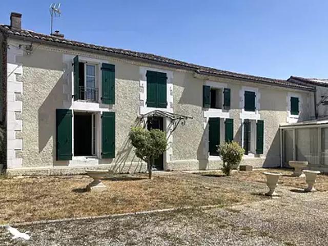 Essouvert 17400 Achat / Vente maison 13 pièces t13 parking