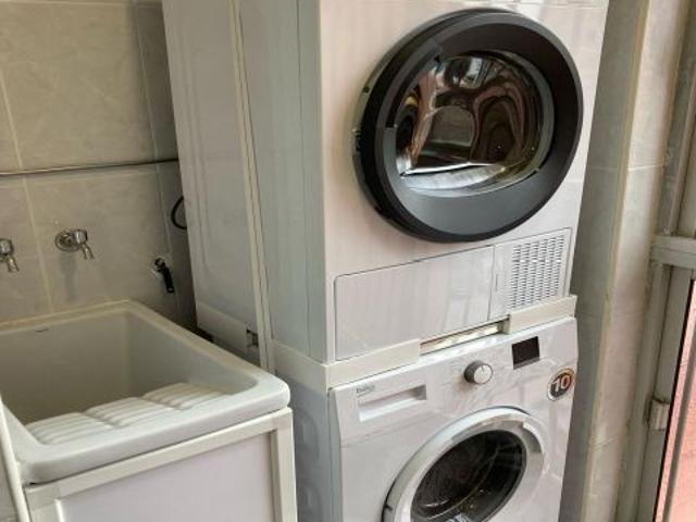 ESTUDIANTES! 5 HABITACIONES EN PISO REFORMADO
