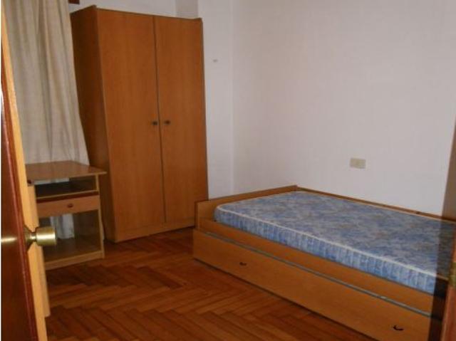 ESTUDIANTES, TRES 3 DORMITORIOS 1 BAÑO 1ASEO
