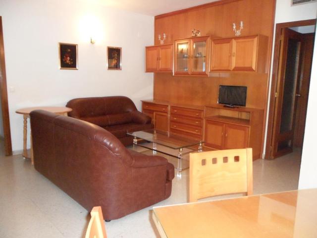 ¡ ESTUDIANTES ! DOS HABITACIONES DISPONIBLES EN PISO COMPARTIDO POR ESTUDIANTES CURSO 2.026/27
