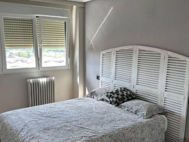 ESTUDIANTES JUNTO AL INSTITUTO DEL TORMES O VENANCIO BLANCO! ESTUPENDO PISO CON CALEFACCIÓN CENTRALIZADA