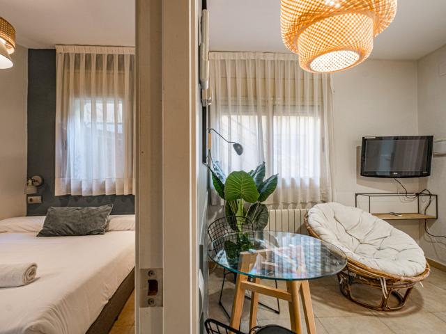Estudio a pocos min de Sants para meses
