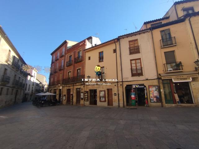 Estudio abuhardillado en el centro de Salamanca