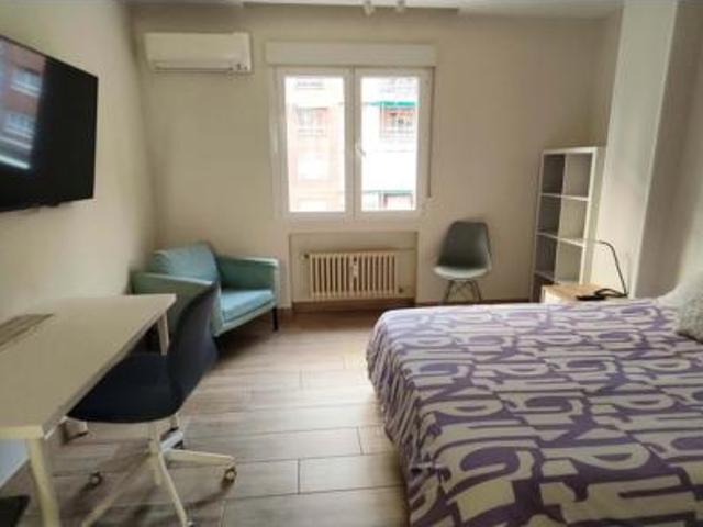 Estudio Alquiler Madrid Capital, Almenara