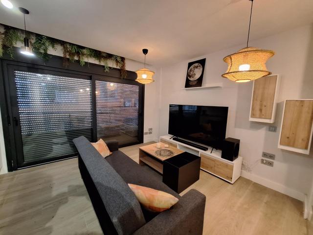 Piso amueblado + garaje y trastero en Calle la Naval, La Isleta — ¡Listo para entrar!